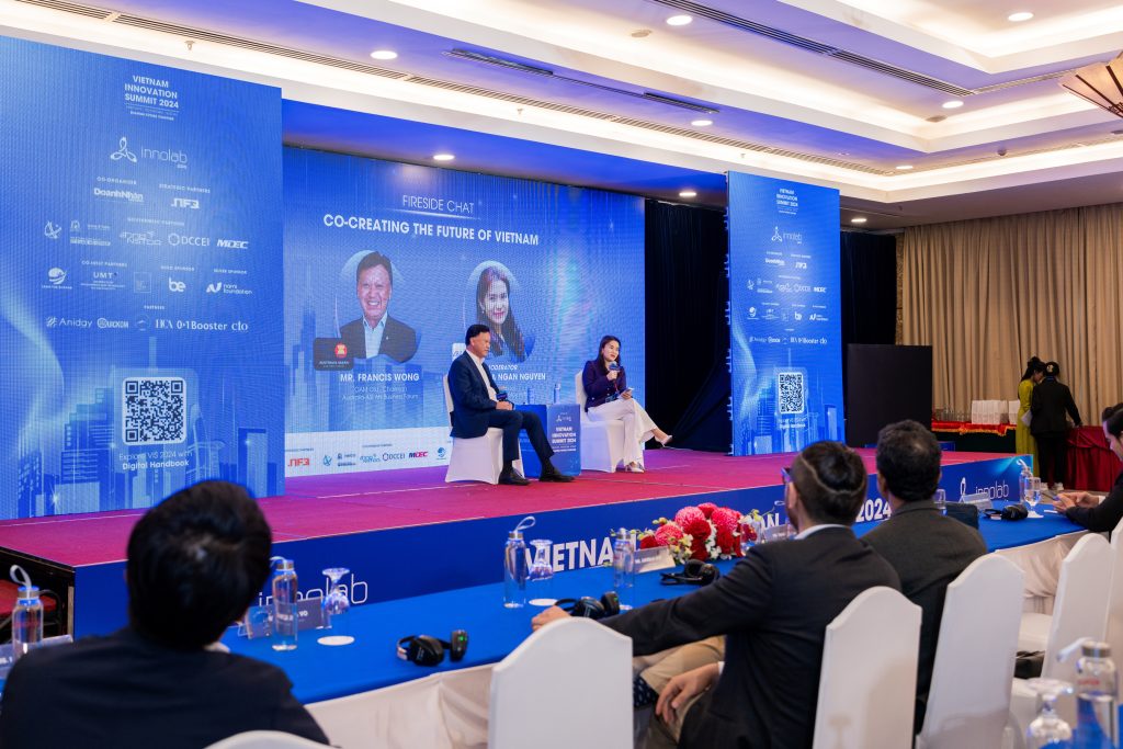Fireside Chat at Vietnam Innovation Summit 2024: Experts highlight the power of collaboration in driving economic growth.